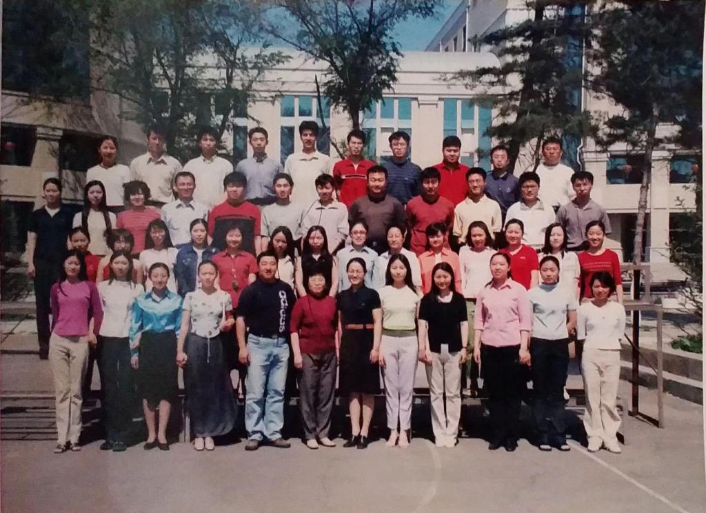 2002届公共管理系毕业合照